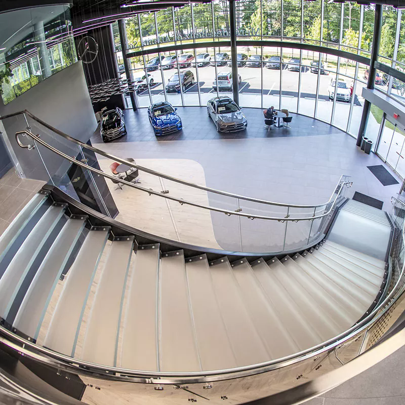 Hoe transformeren glazen balustrades de moderne architectuur en veiligheid?