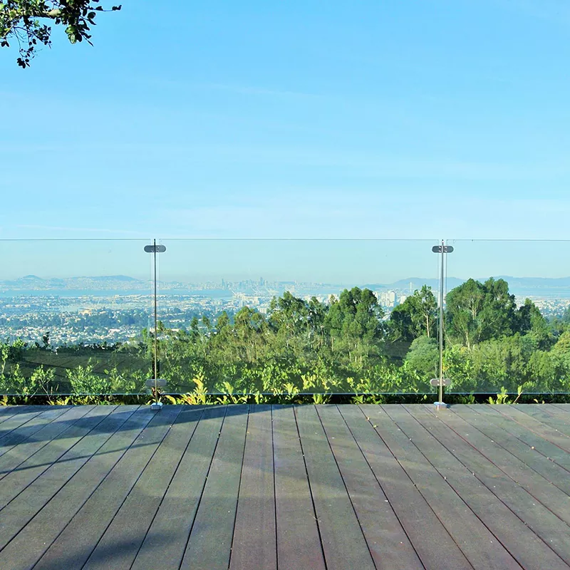 Glazen terrasleuning